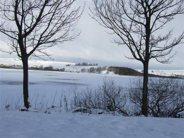 A winter wonderland at Hollingworth Lake