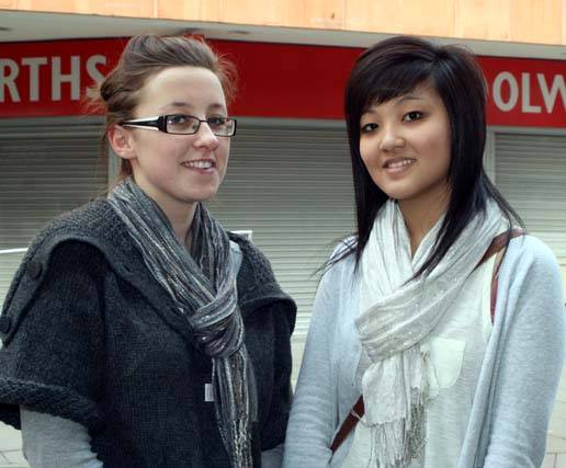 Friends Melissa Dodman and Christina Chan both 15 have completely different views about 14 February. 