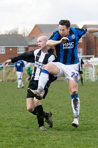 Weavers v Wardle - Rochdale Online Alliance Football League