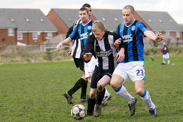 Weavers v Wardle - Rochdale Online Alliance Football League