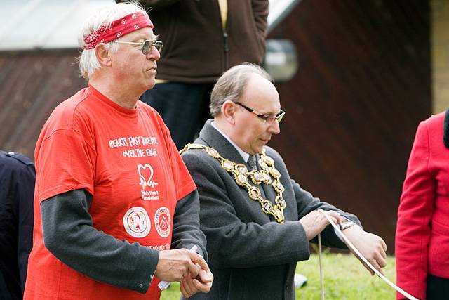 David Geldard MBE and Mayor Keith Swift at the start of the Over The Edge Bike Ride