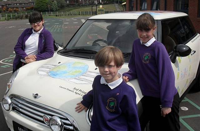 The prizes were as follows: 1st place went to Sara Valenta, 11, who saw her design go on the roof of the MINI.  2nd place went to Owen Rafter, 8, who saw his design on the bonnet and 3rd place went to Lauren Powell, 11, whose design went on the sides