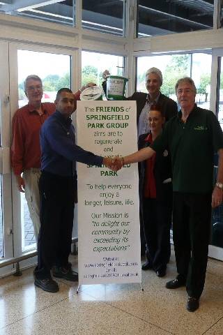 Friends of Springfield Park’s Richard Guthrie, William Hobhouse and Dave Logan with Tesco’s Imran Rashid and Melissa Livesey
