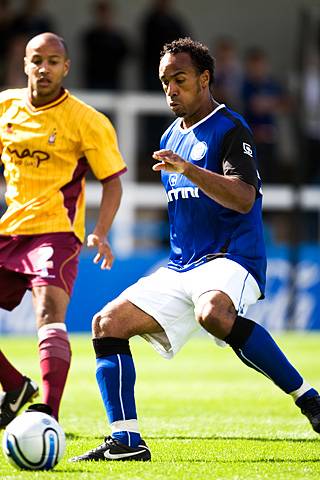 Rochdale 1 - 1 Bradford<br />
Chris O'Grady