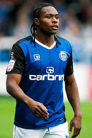 Rochdale 1 - 2 Colchester<br /> Jean Loius Akpa-Akpro