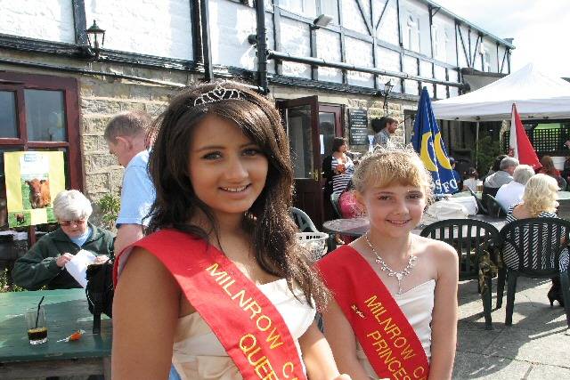 Milnrow Carnival Queen and Princess
