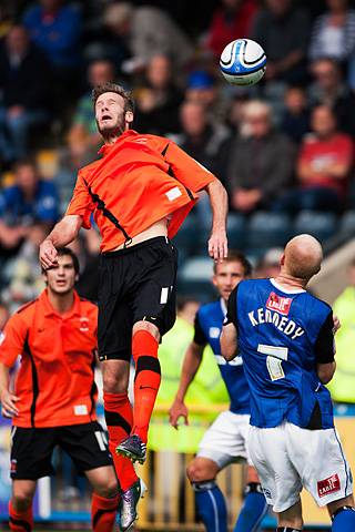 Rochdale 0 - 0 Hartlepool<br />
Hartlepool's Andy Monkhouse gets up high