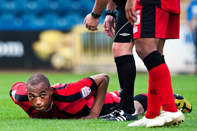 Rochdale v Walsall