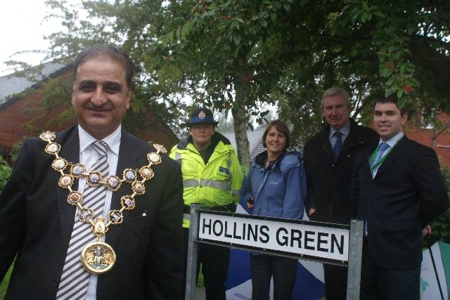 The Mayor of Rochdale, Councillor Zulfiqar Ali; Hollin PCSO Christine Curry; Jackie Bell, Crime Reduction Advisor; Brian Farr, Crime Reduction Advisor and Gwilym Davies, Crime and Disorder Officer at Rochdale Borough Council

 
