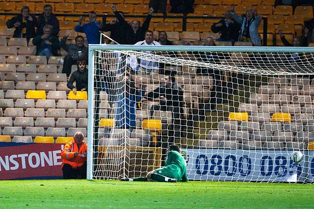 Port Vale 2 - 1 Rochdale<br />
Josh Lillis can't keep Port Vale's winner out