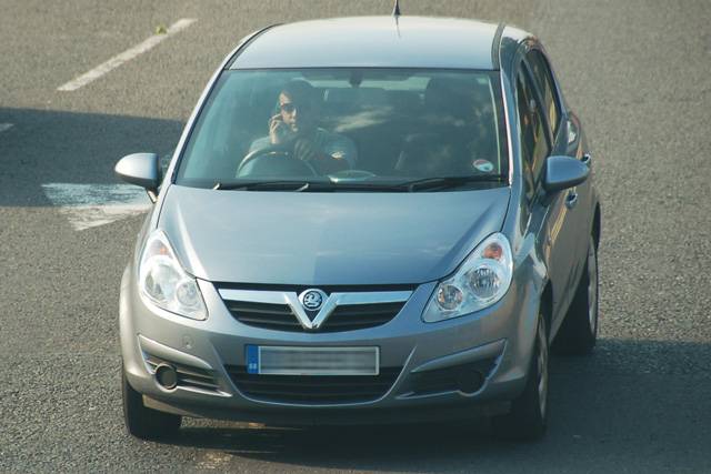 Motorists continue to use mobiles whilst driving