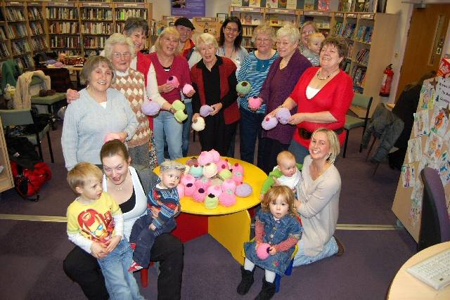 Knitters show support for breastfeeding