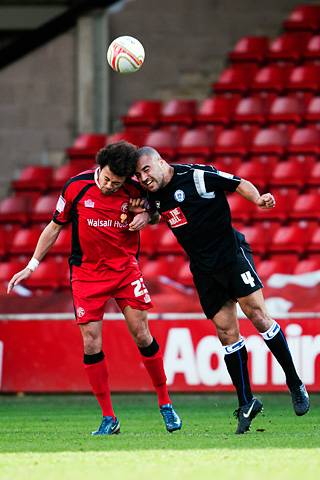 Walsall 0 - 0 Rochdale<br \>Marcus Holness and Jason Price clash heads
