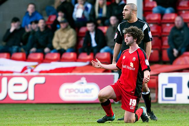 Walsall 0 - 0 Rochdale<br \>Will Grigg seeks a free kick after a foul by Marcus Holness