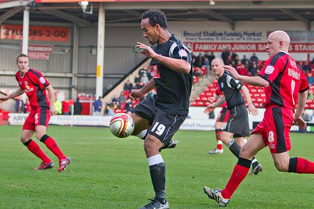 Walsall 0 - 0 Rochdale<br \>Chris O'Grady pursued by Matt Richards