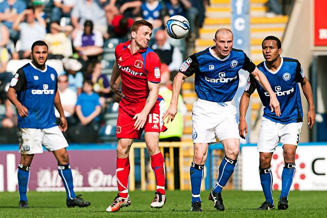 Rochdale 2 - 3 Carlisle United<br \>Jones is beaten in the air