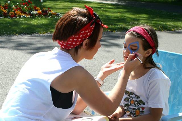 Facepainting at the Easter egg-stravaganza