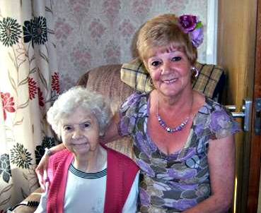 Jean Ashworth with her mother, Mary Smith 