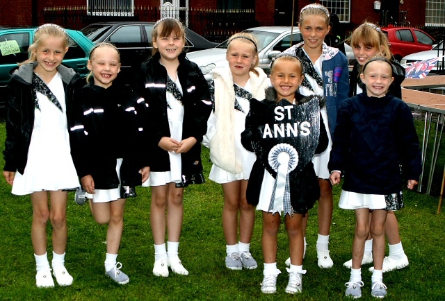 St Ann's Morris Troup, Milnrow<br/>Freehold Street Festival Mela