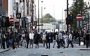 Crowds gather on Oldham Street during Manchester’s looting shame. Picture courtesy Press Association 
