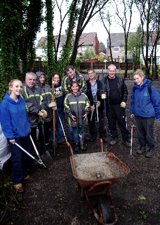 Langley CAT volunteers with Sophie Heywood (left) and Gemma Russell (right) from Groundwork 
