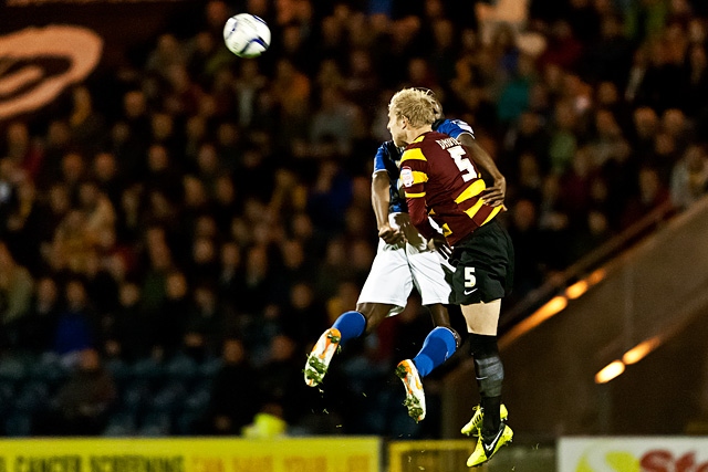 Andrew Davis heads<br \>Rochdale v Bradford City