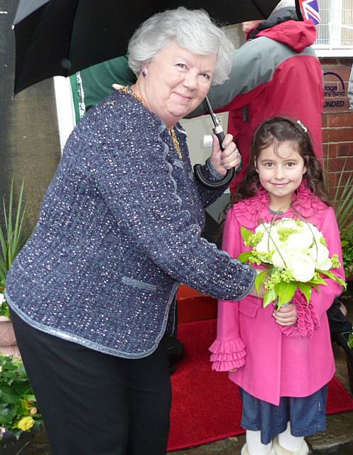 Sarah Clegg, daughter of Roger Clegg, Chairman of Friends of Springfield Park (FoSP), presented the Mayoress with a beautiful bouquet