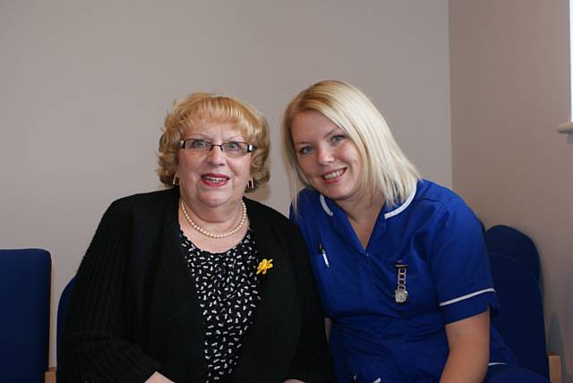 Patient Elaine Thorneycroft with chemotherapy sister Leanne Pass