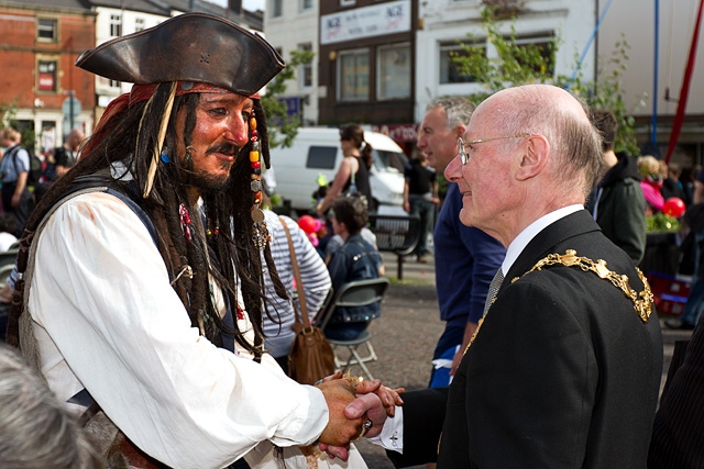 Pirate Jim meets Mayor Jim<br \>Feel Good Festival