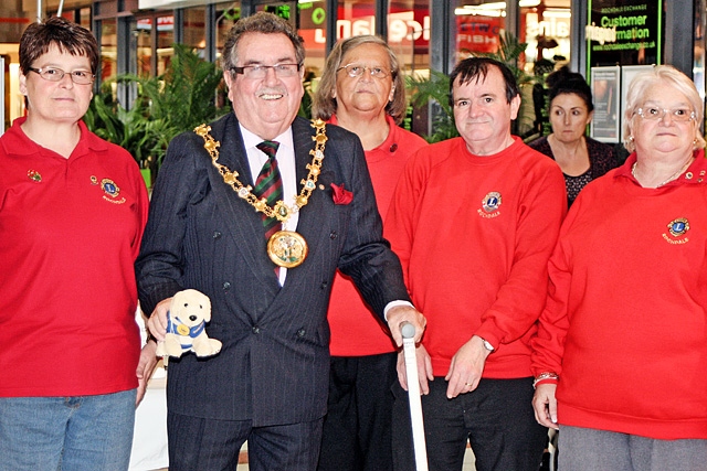 Eileen Taylor, Mayor Peter Rush, Jean Royle, Keith Taylor and Vera Smith