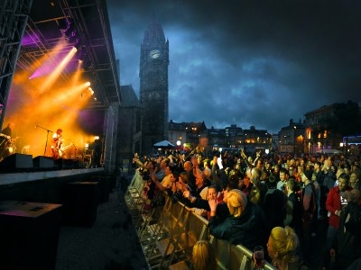 ‘Feeling Good in Rochdale’ – the competition winning photograph by Ken Rowlatt from Rochdale to pen a poem about 