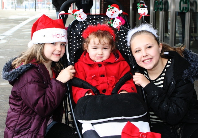 Megan Jones, Caitlin Jones and Olivia Chadwick at the Middleton Reindeer Parade