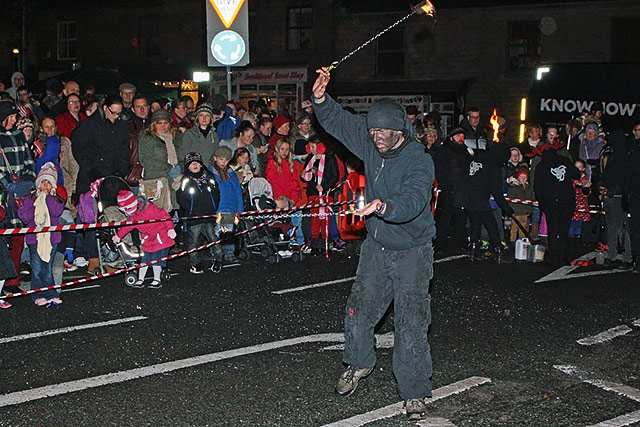 Hellfyre Magpies - Littleborough Christmas lights