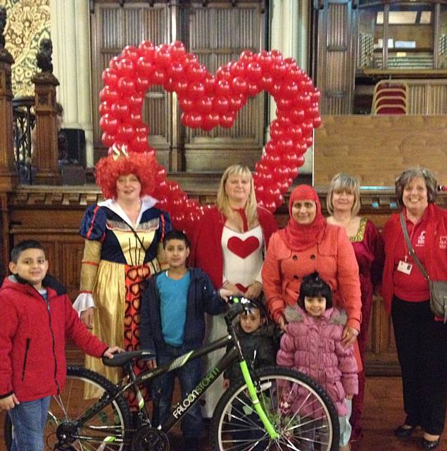 BHF Cardiovascular Specialist Nurses, Sarah McStay, Ngaire Smith and Christene Reade with winners of the BHF raffle