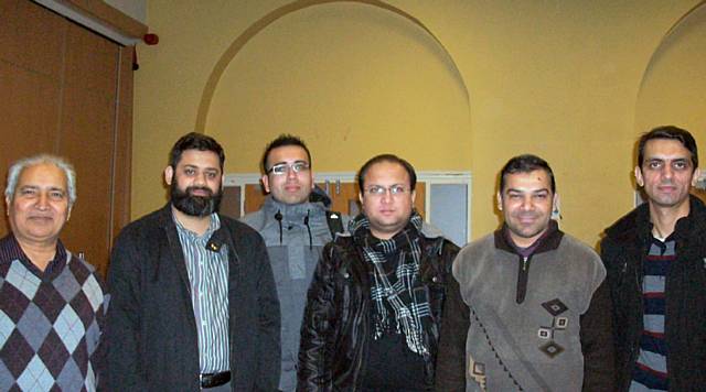 Ghulam Rasul Shahzad, Mr Umer Riaz, Manager NADRA Team, Manchester 