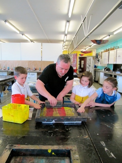 Hopwood Hall College’s Art and Design Department teaching children about screen printing and ceramics as part of its support of Healey Primary School’s Gifted and Talented Art Programme