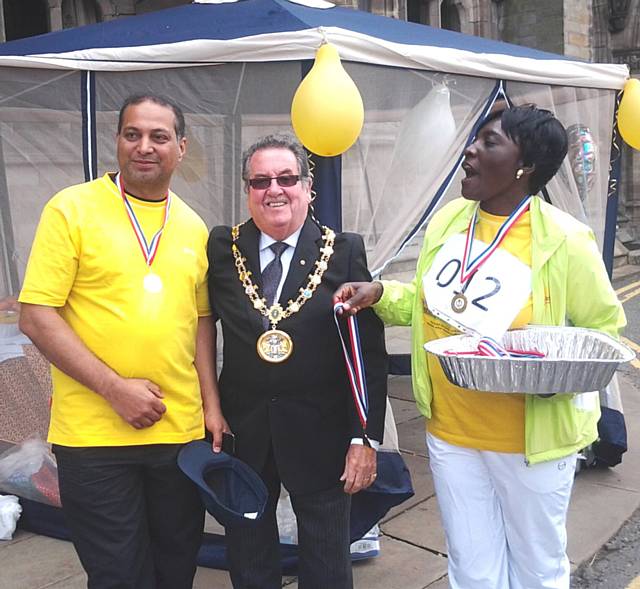 Mayor of Rochdale Councillor Peter Rush at the Dynamic Ladies Healthy Walk Challenge 