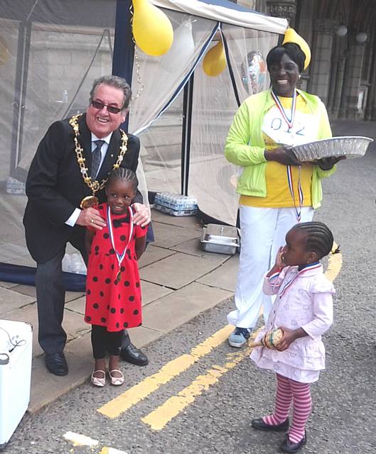 Mayor of Rochdale Councillor Peter Rush at the Dynamic Ladies Healthy Walk Challenge 