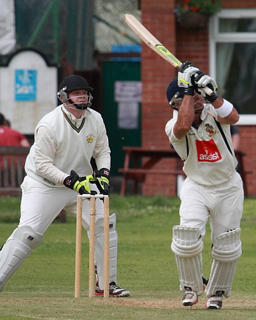 Travis Townsend comes down to Babar Naeem and hits him for six
