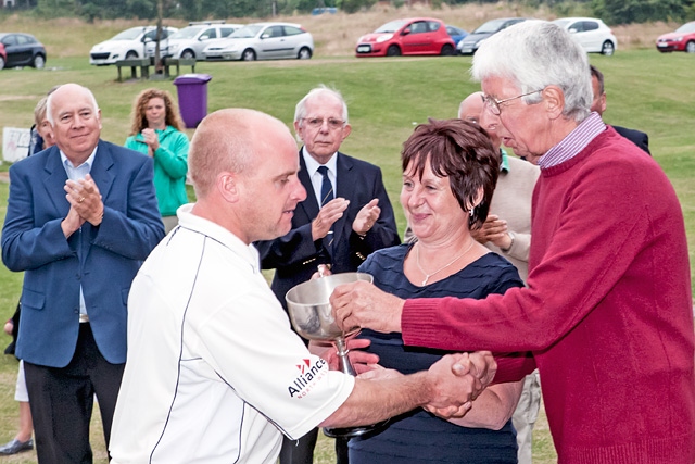 Mr and Mrs Hardman present the cup<br />Rochdale CC v Littleborough CC - Tom Hardman Cup Final