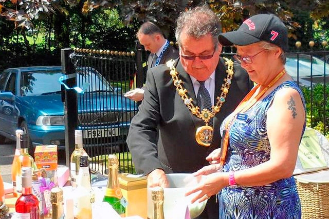 Mayor Peter Rush at the Lyndhurst Residential Home Summer Fayre