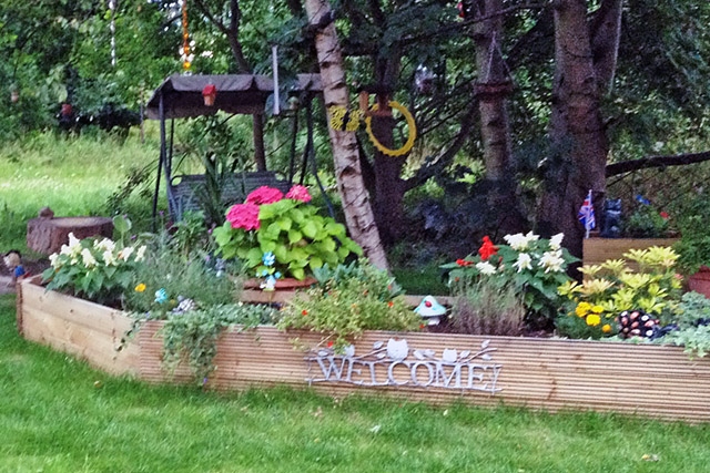 Smethurst Street overgrown area of land transformed into a community garden 