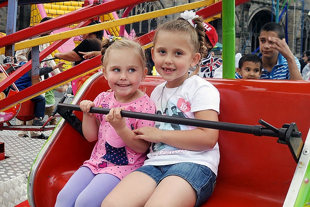 Feel Good Festival - Children enjoy the fair rides