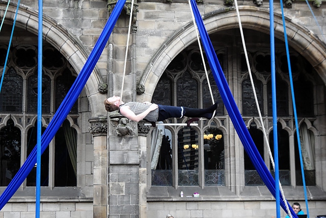 Feel Good Festival - Skylight Circus performer