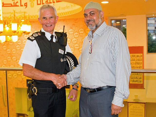 Golden Mosque President Tahir Mahmood welcomes Sir Peter Fahy