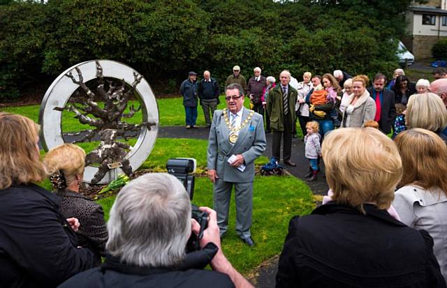 The Mayor, Councillor Peter Rush  and the Norden community gathered to honour Councillor Metcalfe