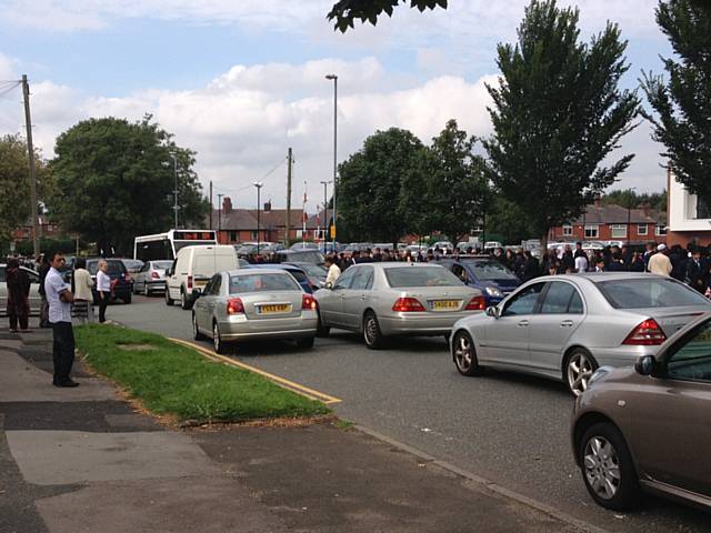 Motorists were sat waiting in lengthy traffic jams whilst parents dropped & collected children at Kingsway Park High School