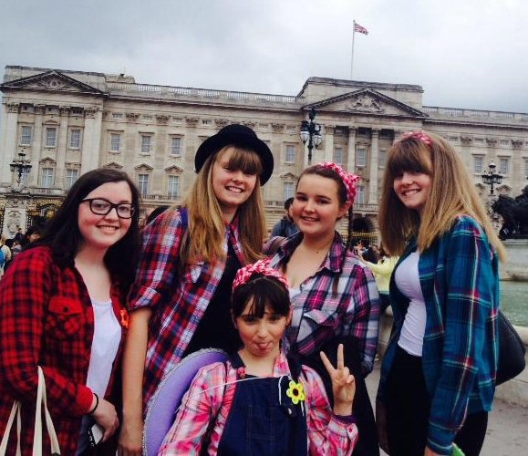 Members of 21st Rochdale Guides at Buckingham Palace before the Big Gig