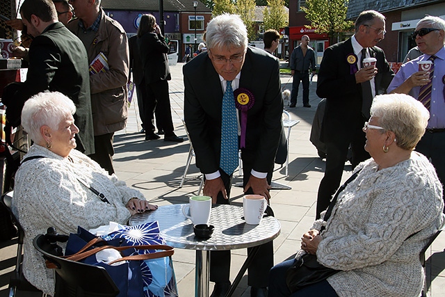 UKIP candidate John Bickley meets with local residents