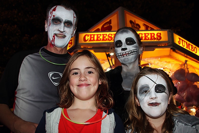 Sean Taylor, Helen Bly, Elinor and Lily Bly<br />Heywood Bonfire and Firework Display